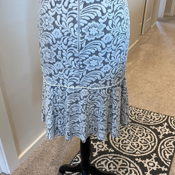 Maggy London Black and White A-line Midi Dress - Picture 6 of 12